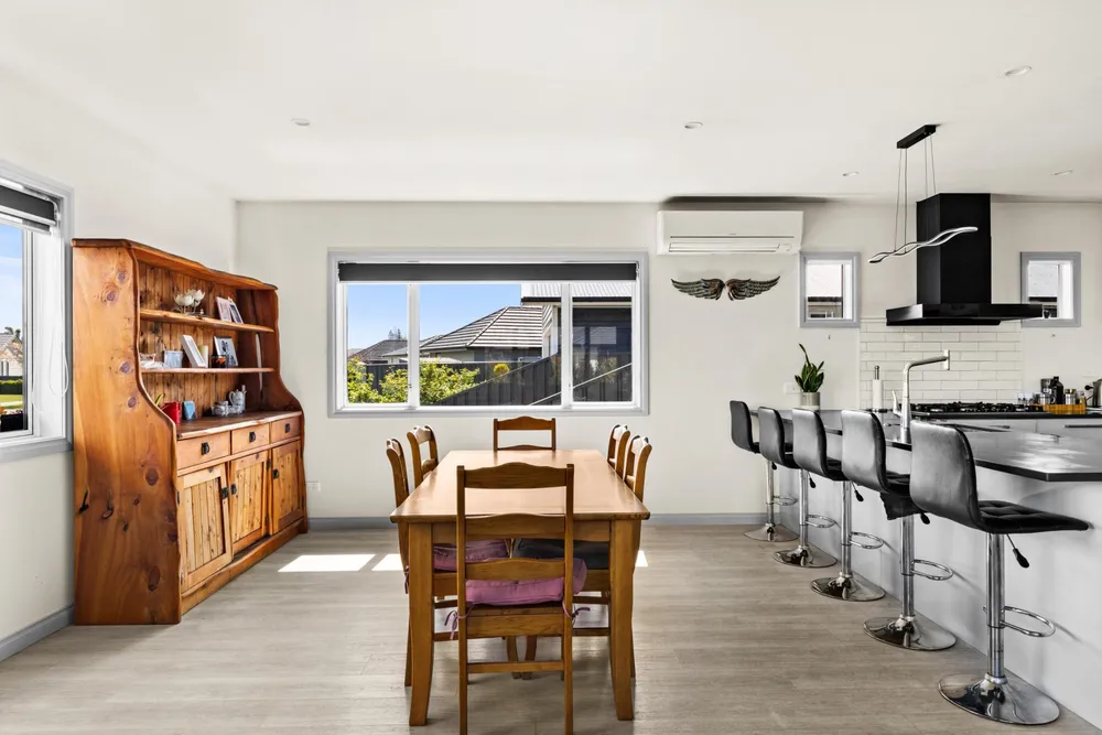 Photos of 8 Lochhead Street