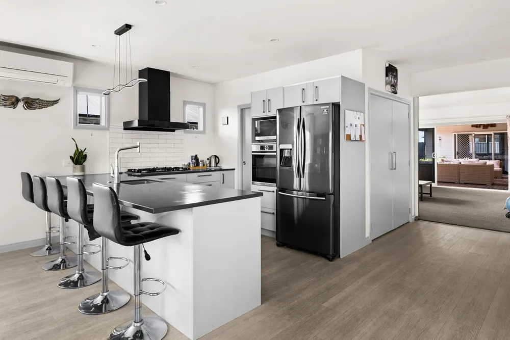 Photos of 8 Lochhead Street