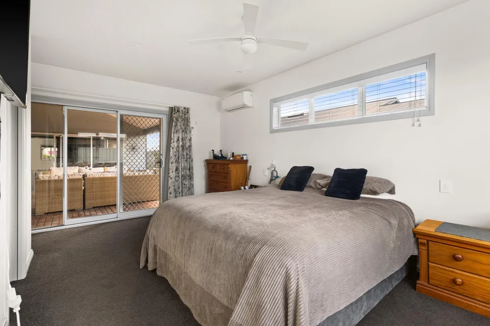 Photos of 8 Lochhead Street