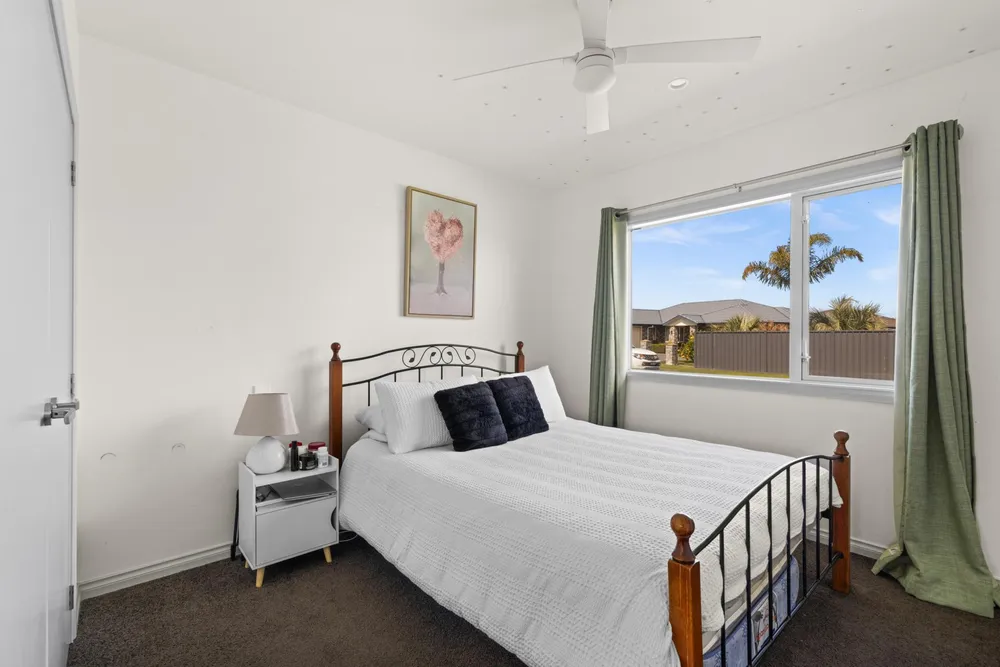 Photos of 8 Lochhead Street