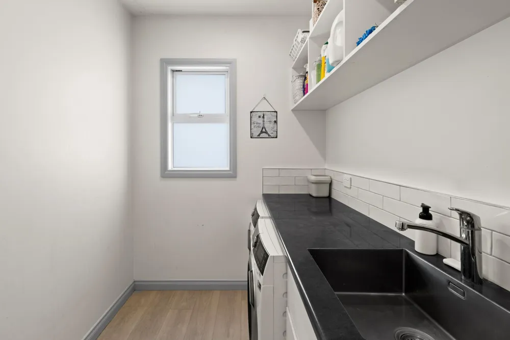 Photos of 8 Lochhead Street