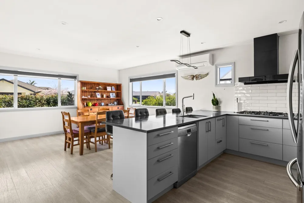 Photos of 8 Lochhead Street