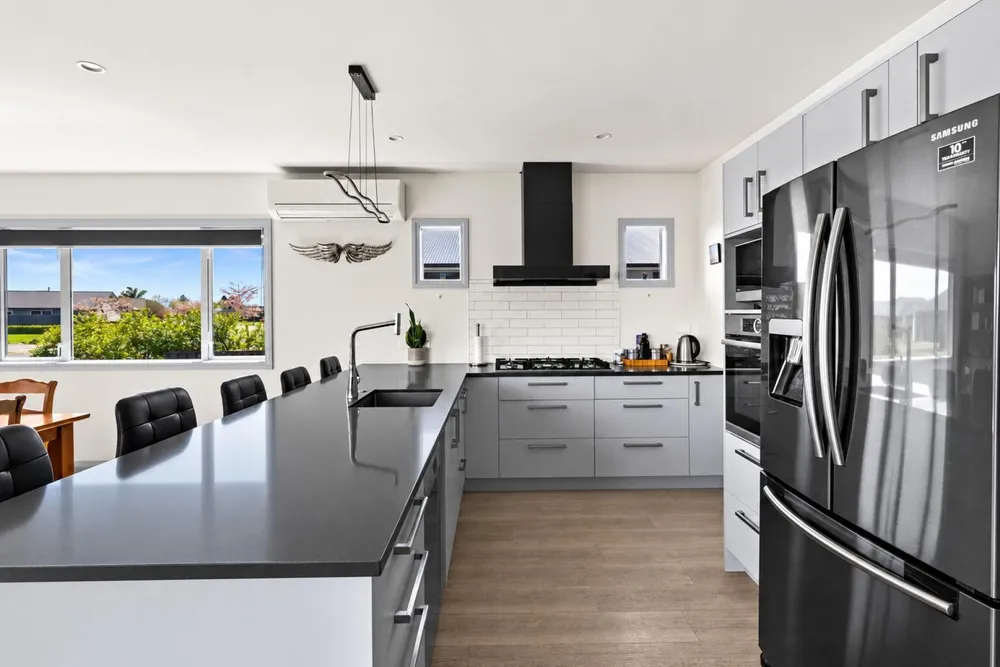Photos of 8 Lochhead Street