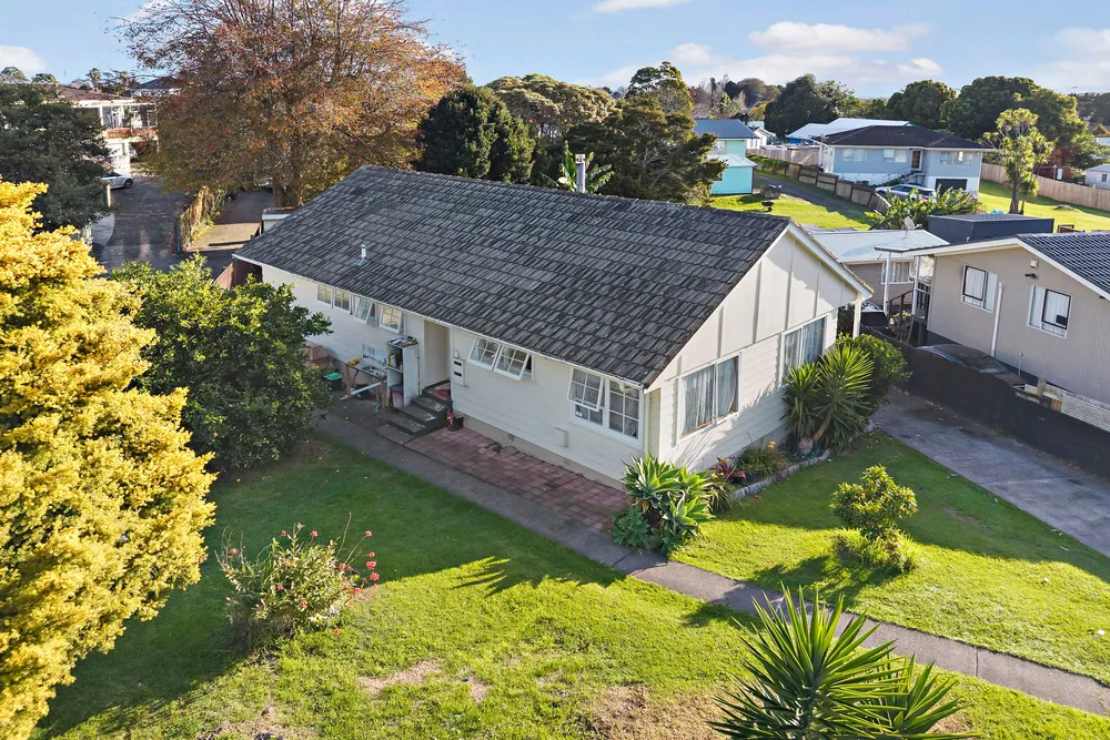 Photos of 333 Roscommon Road