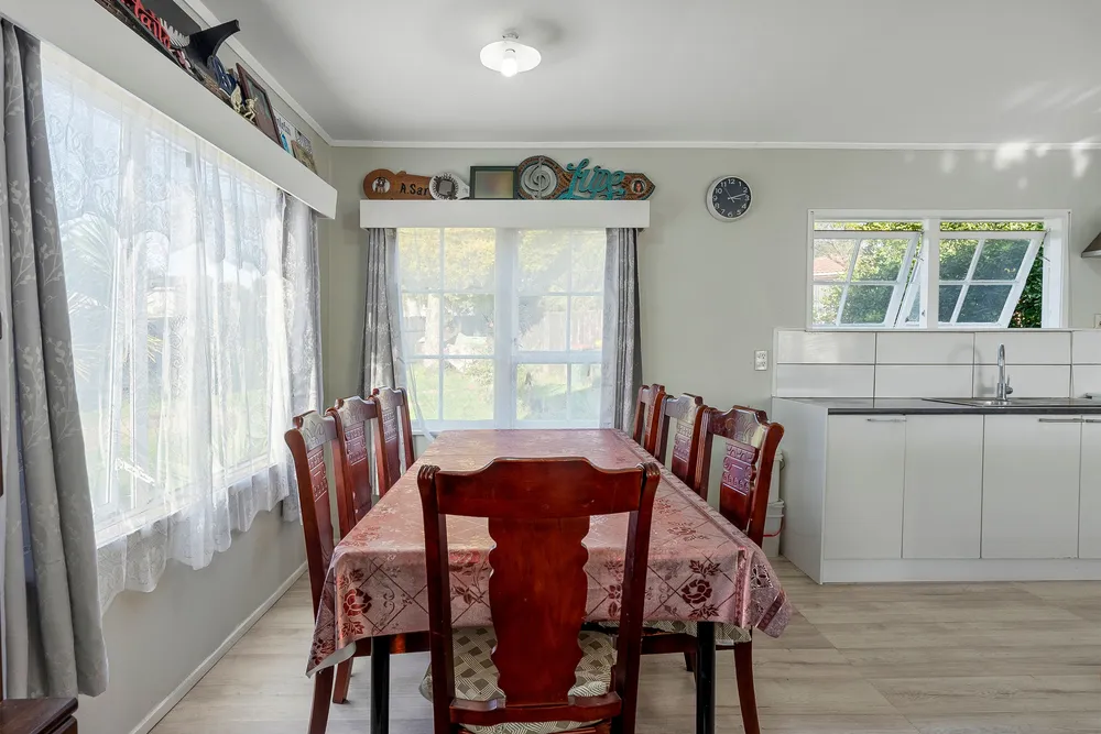 Photos of 333 Roscommon Road