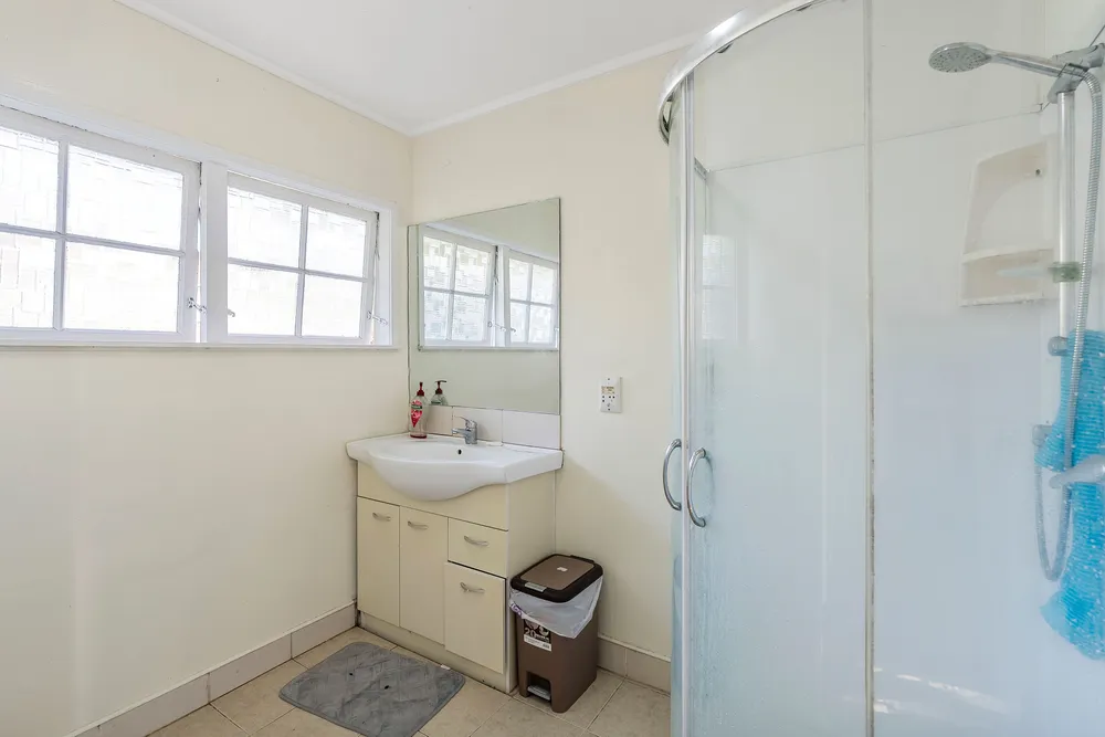Photos of 333 Roscommon Road