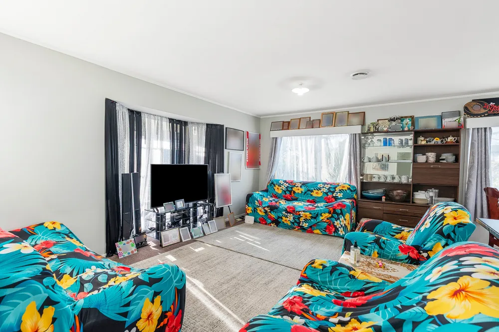 Photos of 333 Roscommon Road