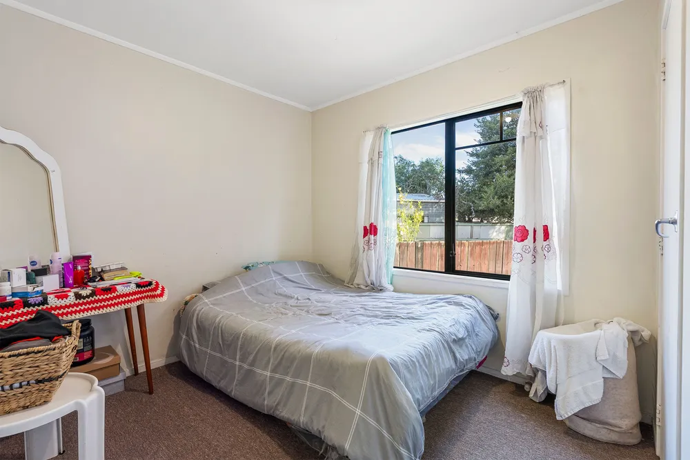 Photos of 333 Roscommon Road