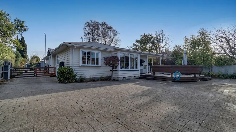 Photos of 200 West Belt