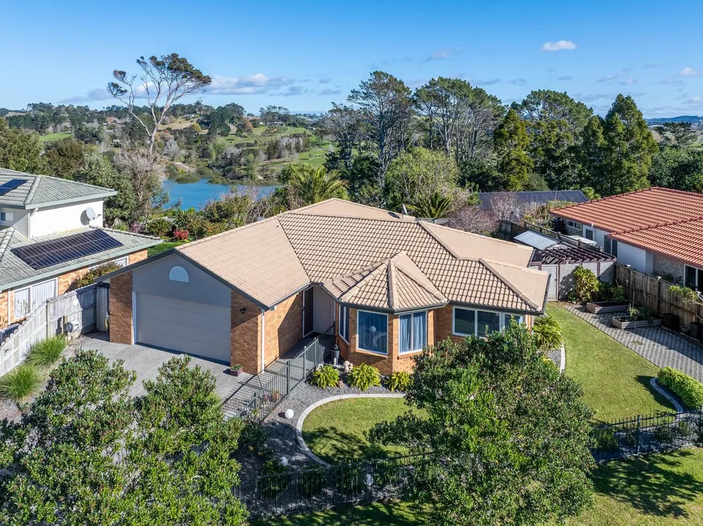 Photos of 46 Blue Heron Rise