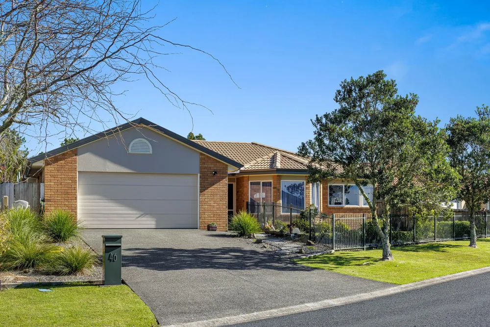 Photos of 46 Blue Heron Rise
