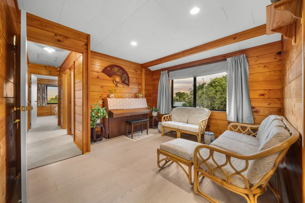 Photos of 43 Rhinevale Close