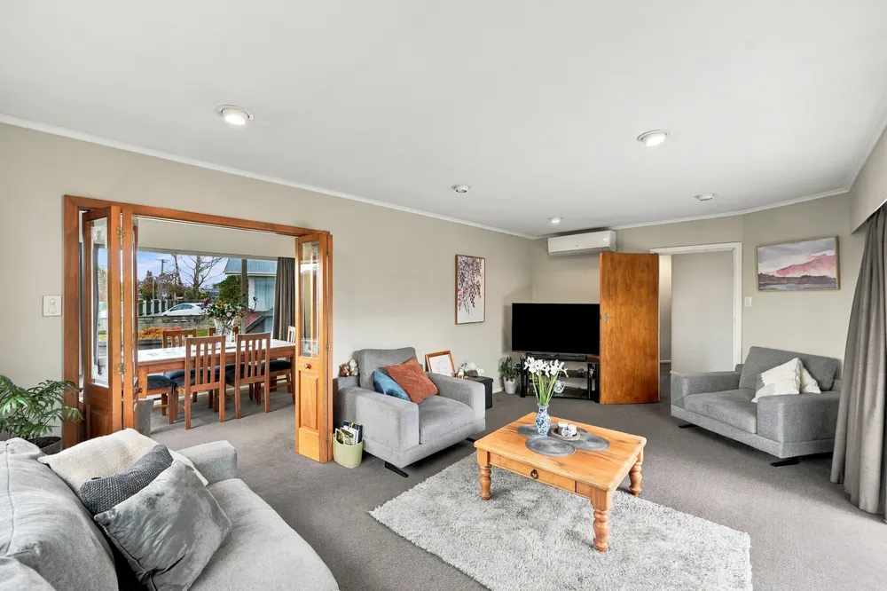 Photos of 34 Wychwood Crescent