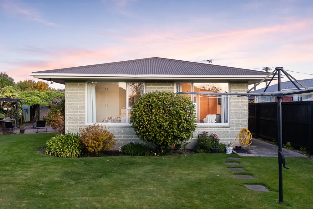 Photos of 34 Wychwood Crescent
