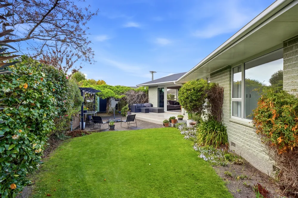 Photos of 34 Wychwood Crescent