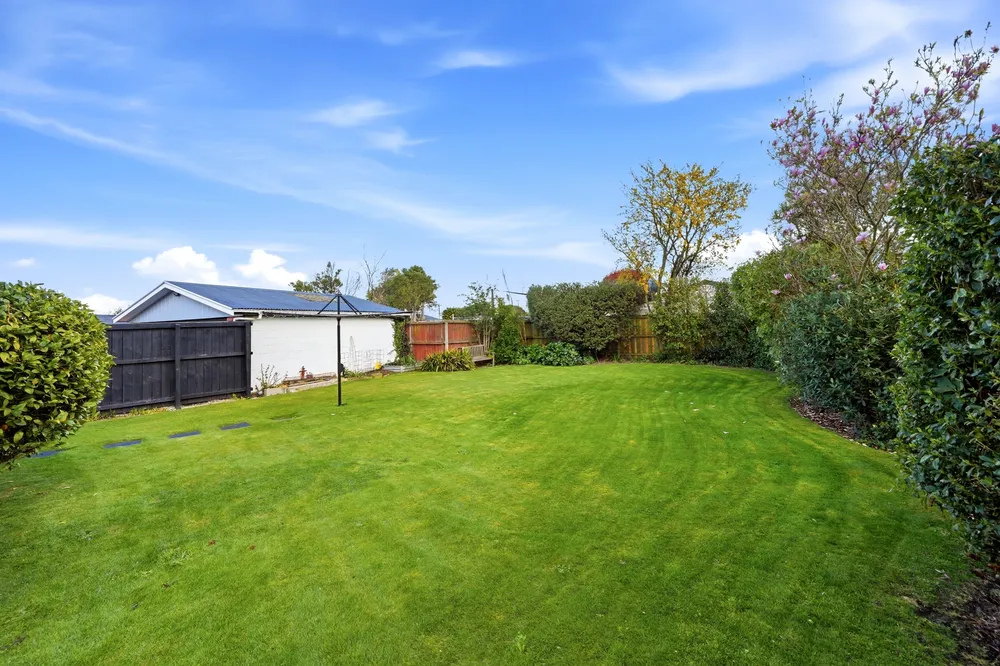 Photos of 34 Wychwood Crescent