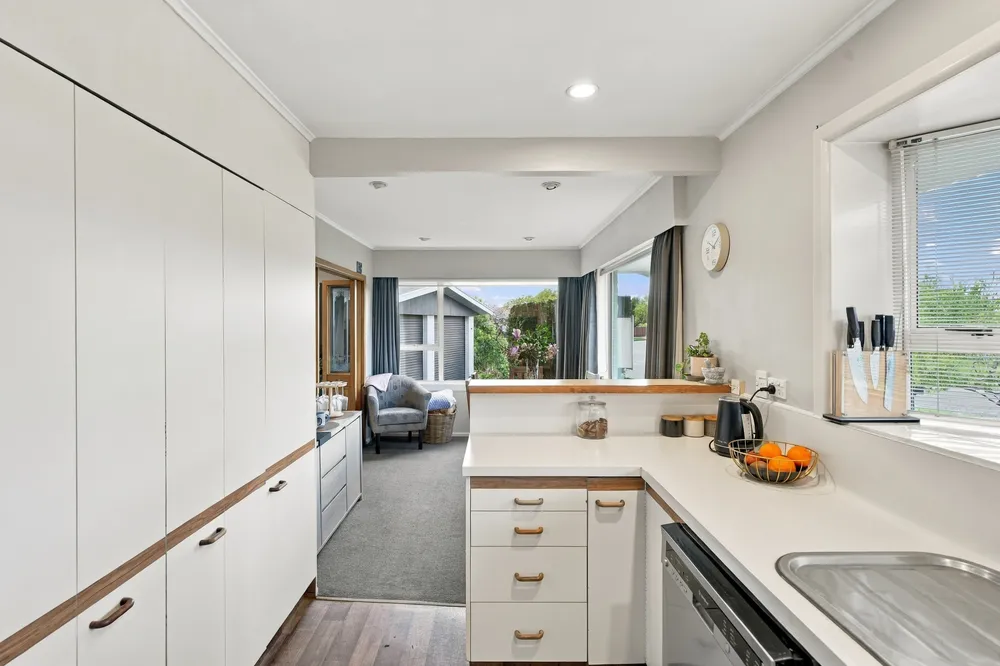 Photos of 34 Wychwood Crescent