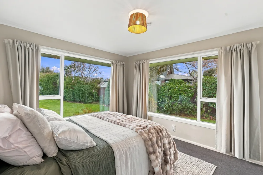 Photos of 34 Wychwood Crescent