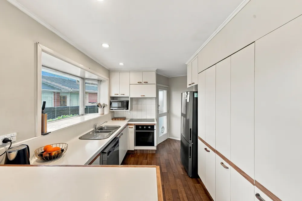 Photos of 34 Wychwood Crescent