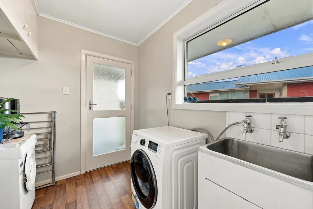 Photos of 34 Wychwood Crescent