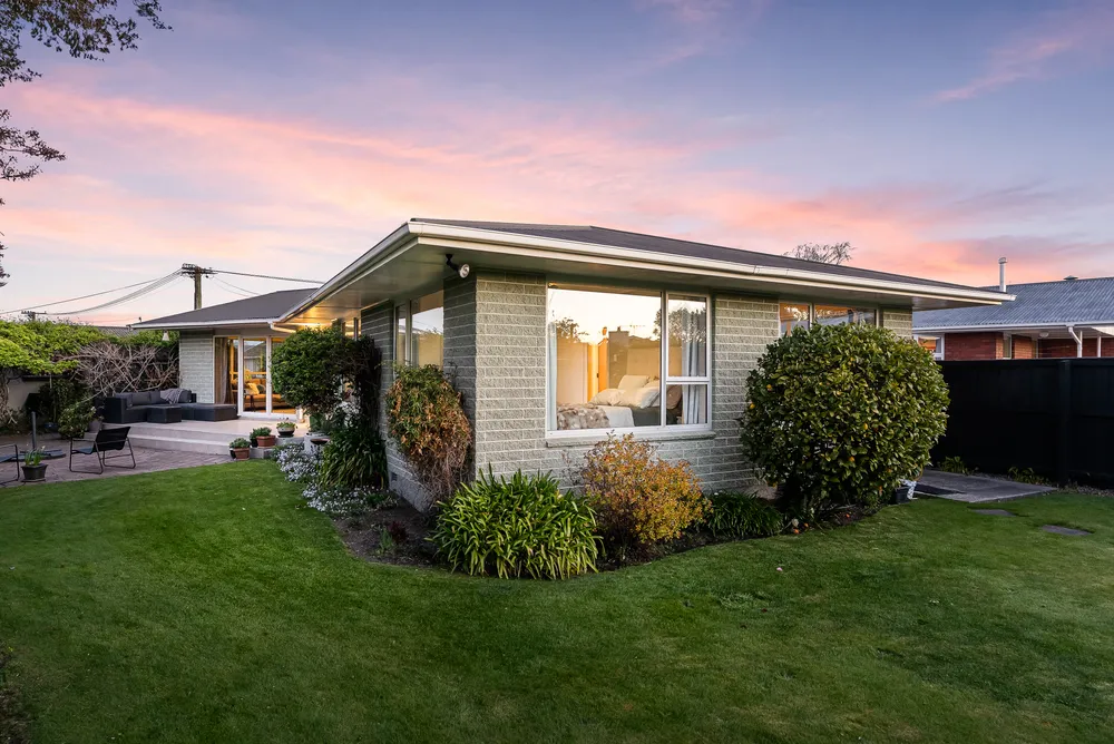 Photos of 34 Wychwood Crescent