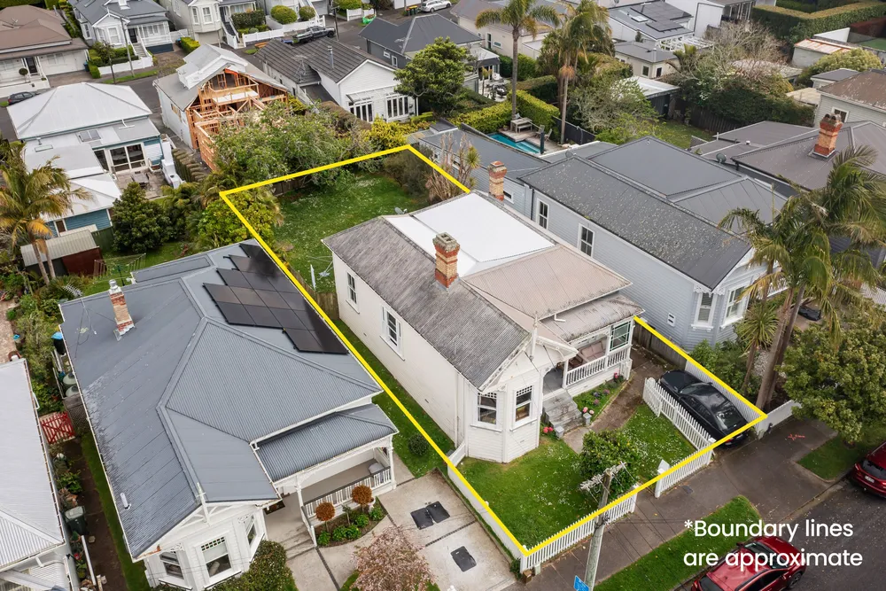 Photos of 49 Wanganui Avenue