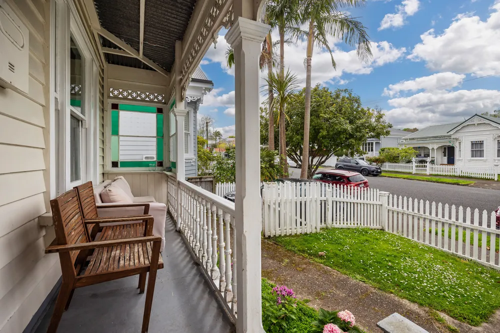 Photos of 49 Wanganui Avenue
