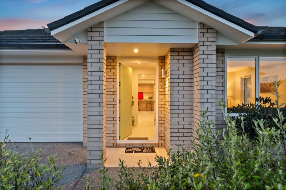 Photos of 21 Waituarua Drive