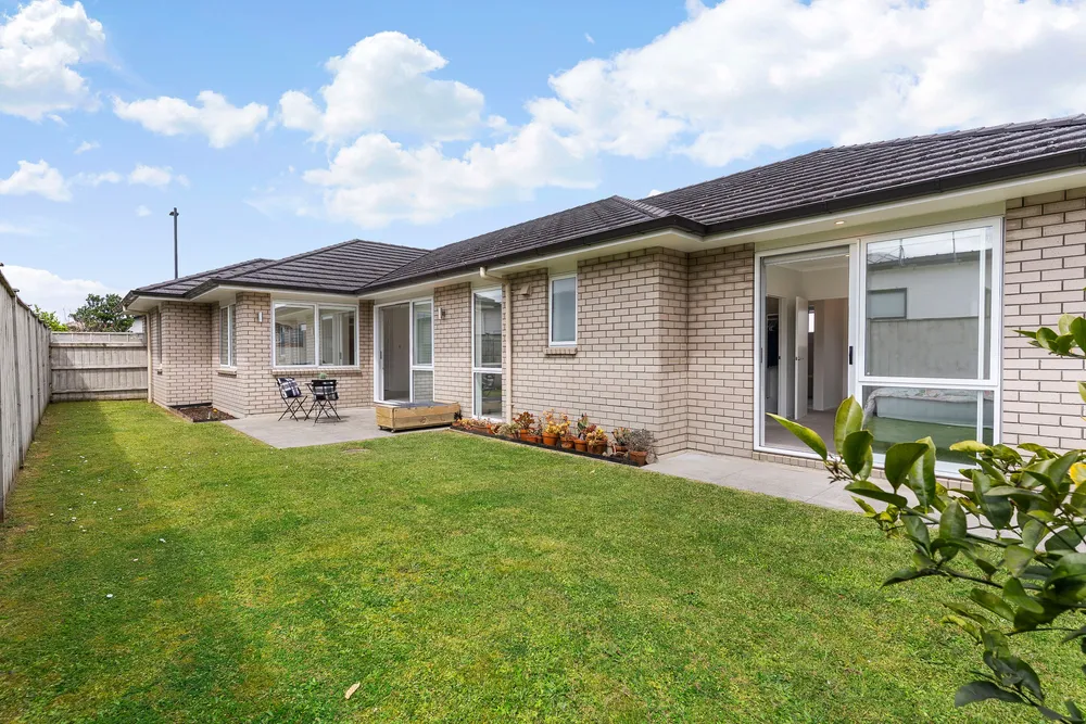Photos of 21 Waituarua Drive