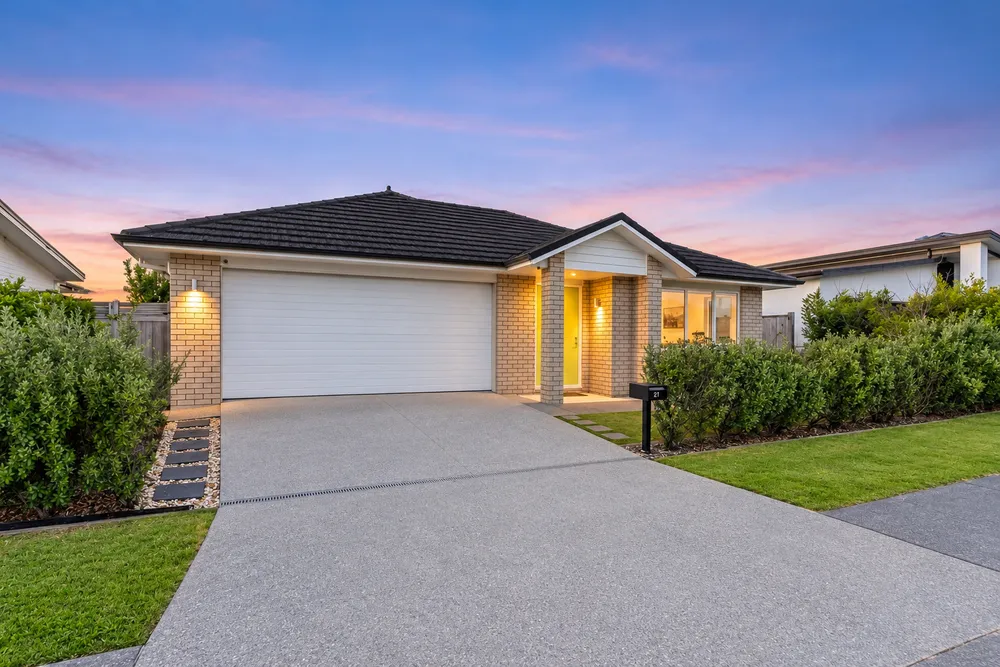 Photos of 21 Waituarua Drive