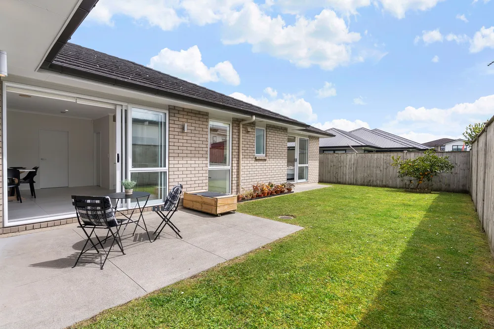 Photos of 21 Waituarua Drive