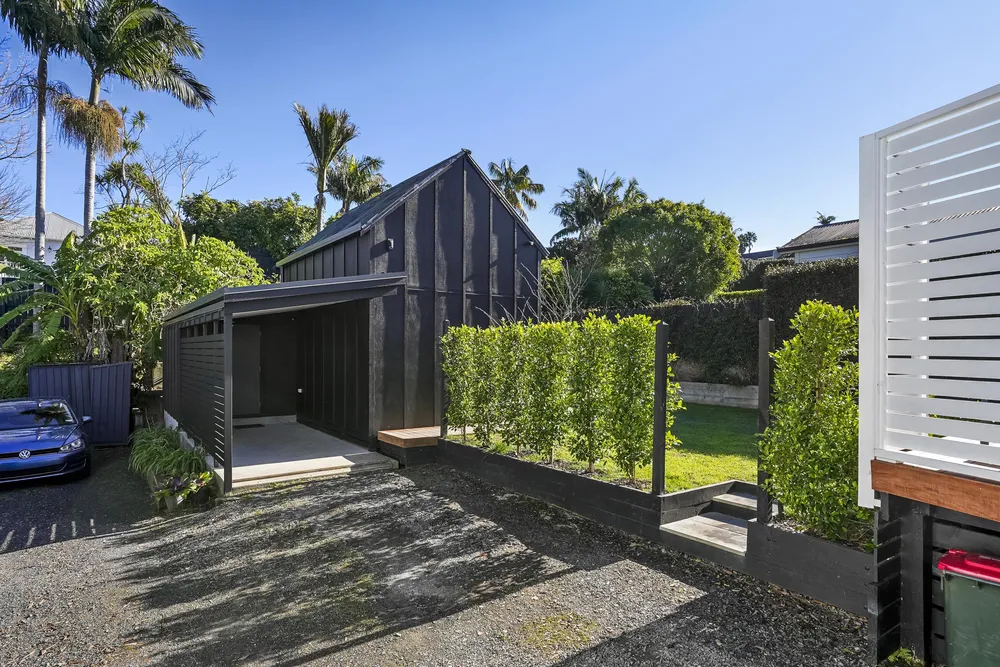 Photos of 39 Kelmarna Avenue