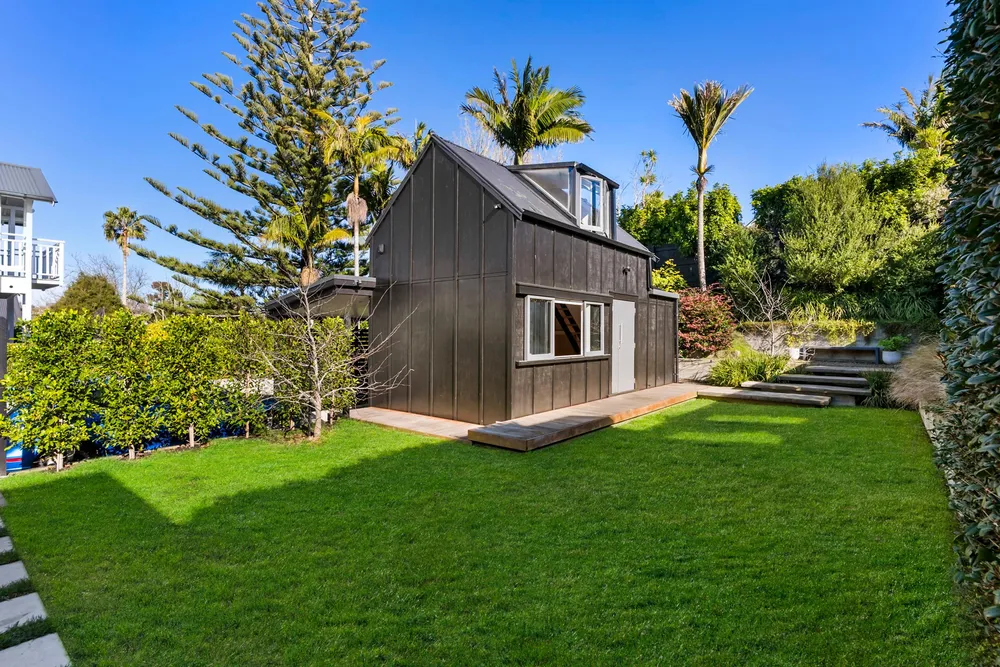 Photos of 39 Kelmarna Avenue