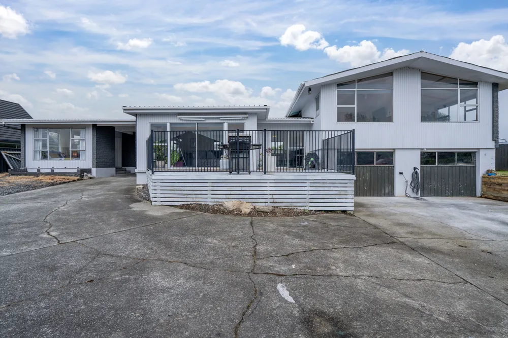 Photos of 170 Moana Street