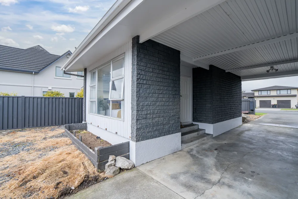 Photos of 170 Moana Street