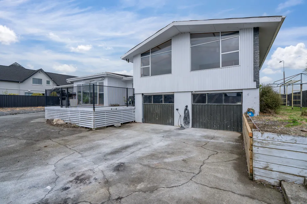 Photos of 170 Moana Street