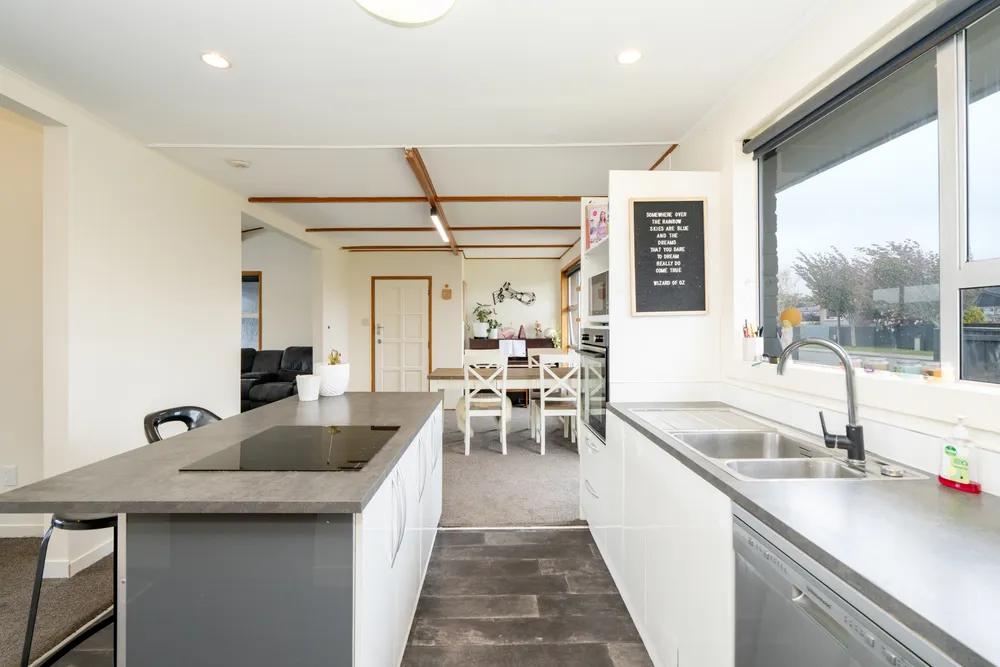 Photos of 170 Moana Street