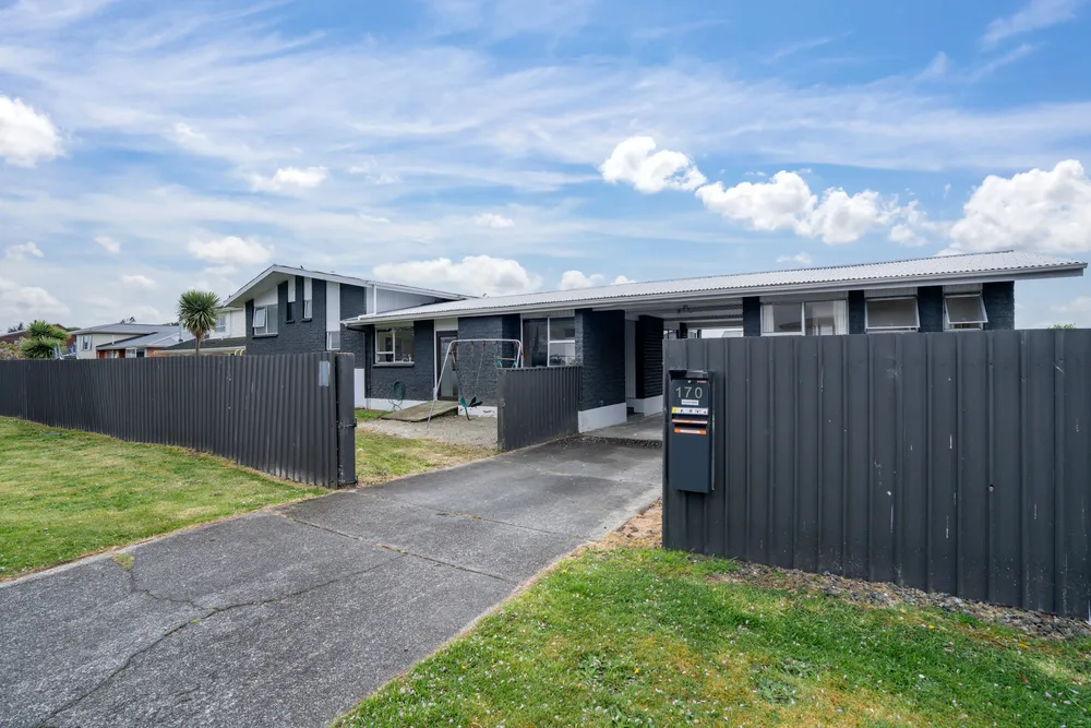 Photos of 170 Moana Street