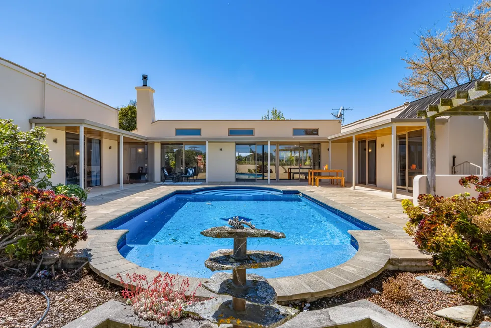 Photos of 112 Vickerman Street
