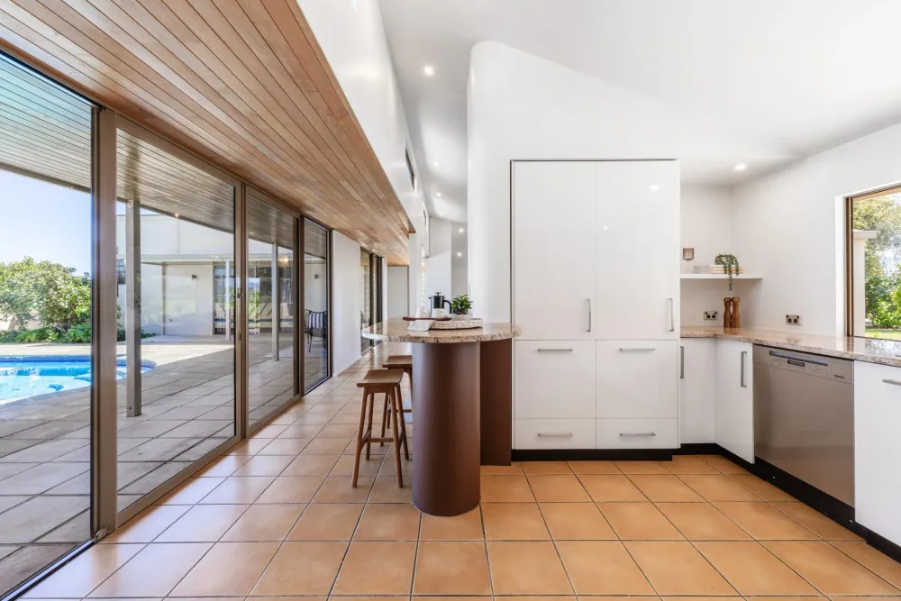 Photos of 112 Vickerman Street