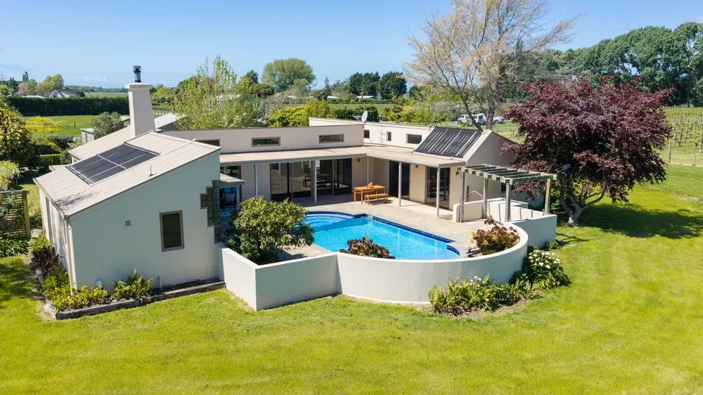 Photos of 112 Vickerman Street