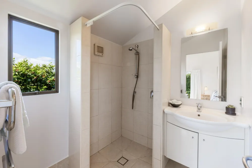 Photos of 112 Vickerman Street