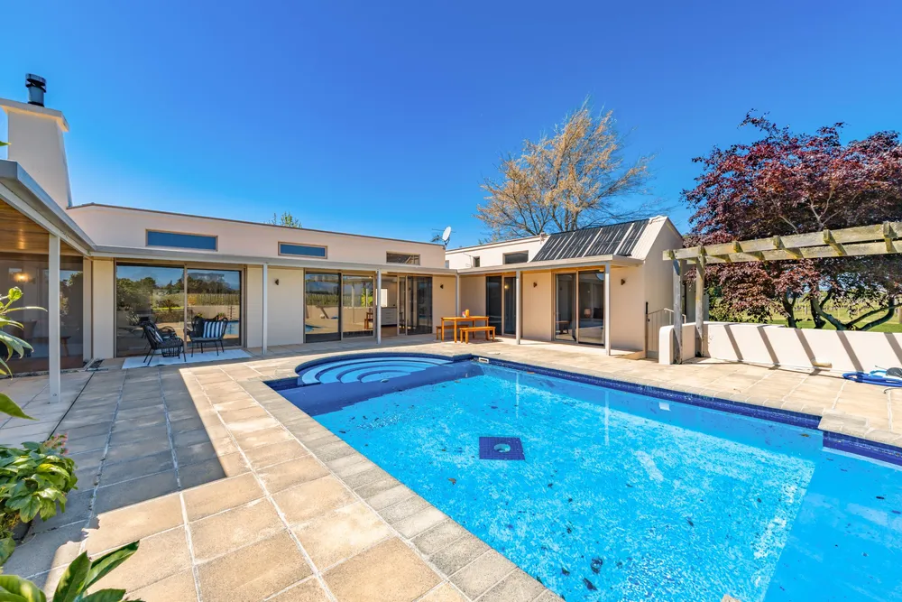 Photos of 112 Vickerman Street