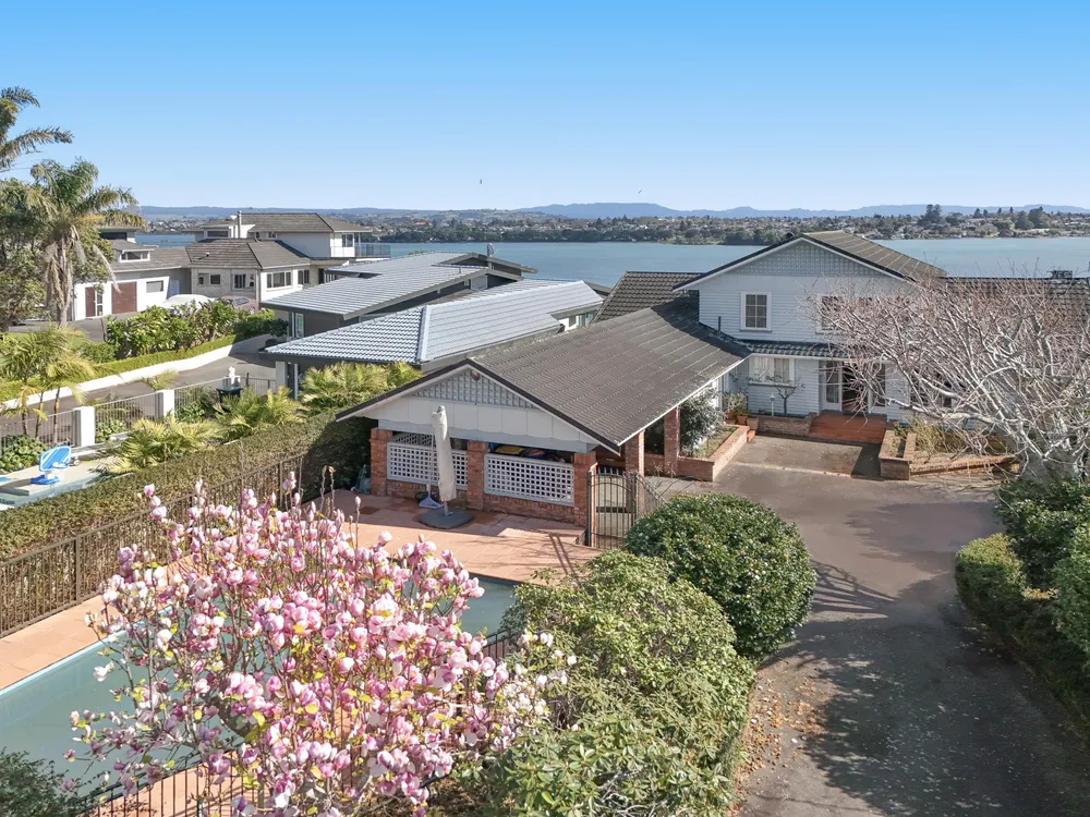 Photos of 330 Maungatapu Road