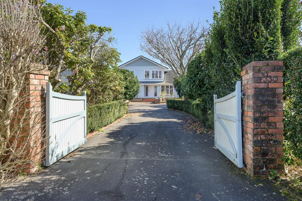 Photos of 330 Maungatapu Road