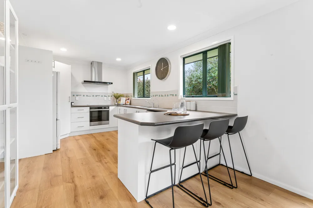 Photos of 12 Wentworth Park
