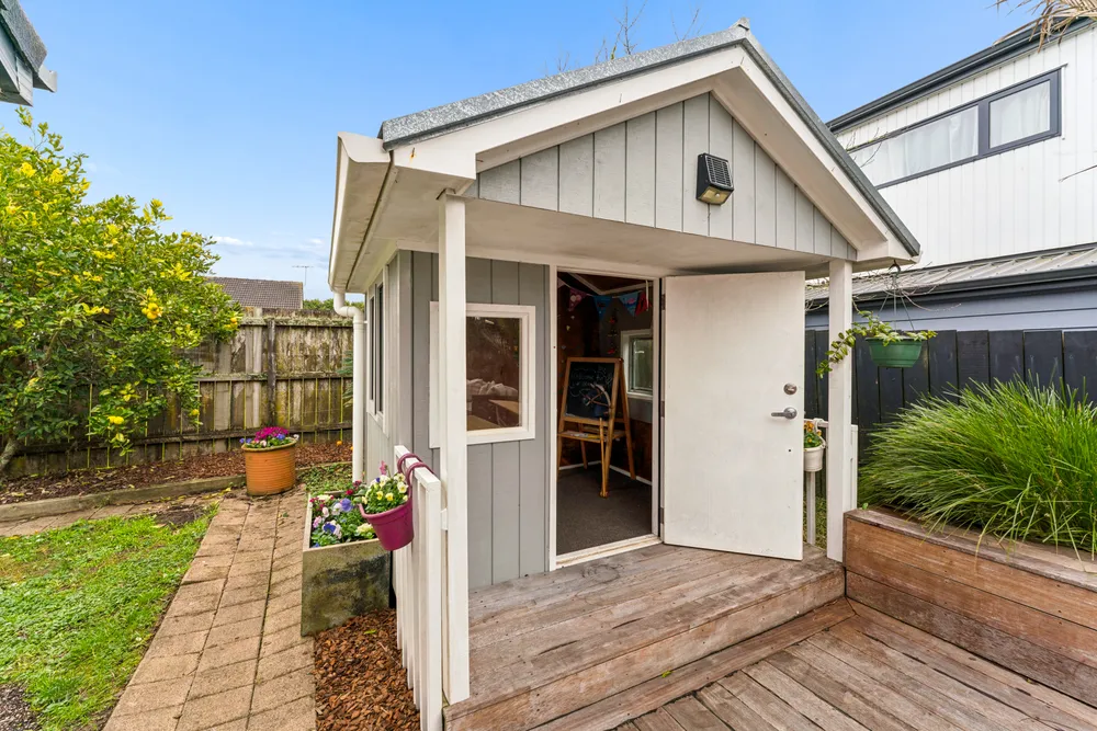 Photos of 12 Wentworth Park