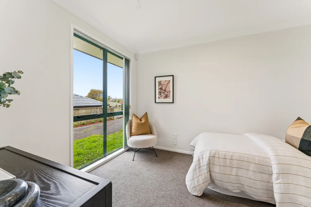 Photos of 12 Wentworth Park