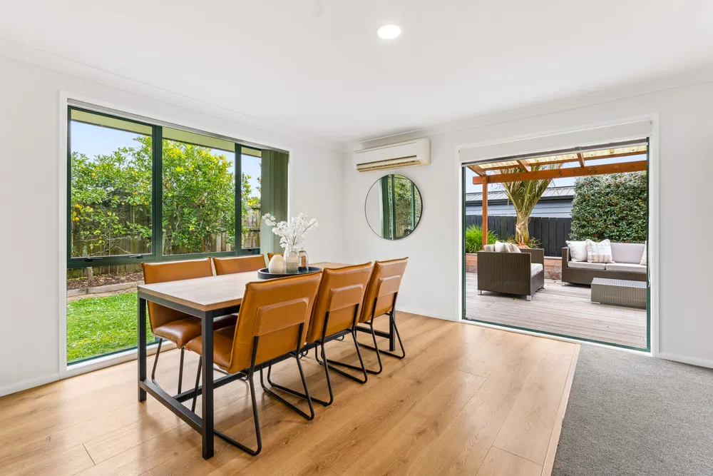 Photos of 12 Wentworth Park