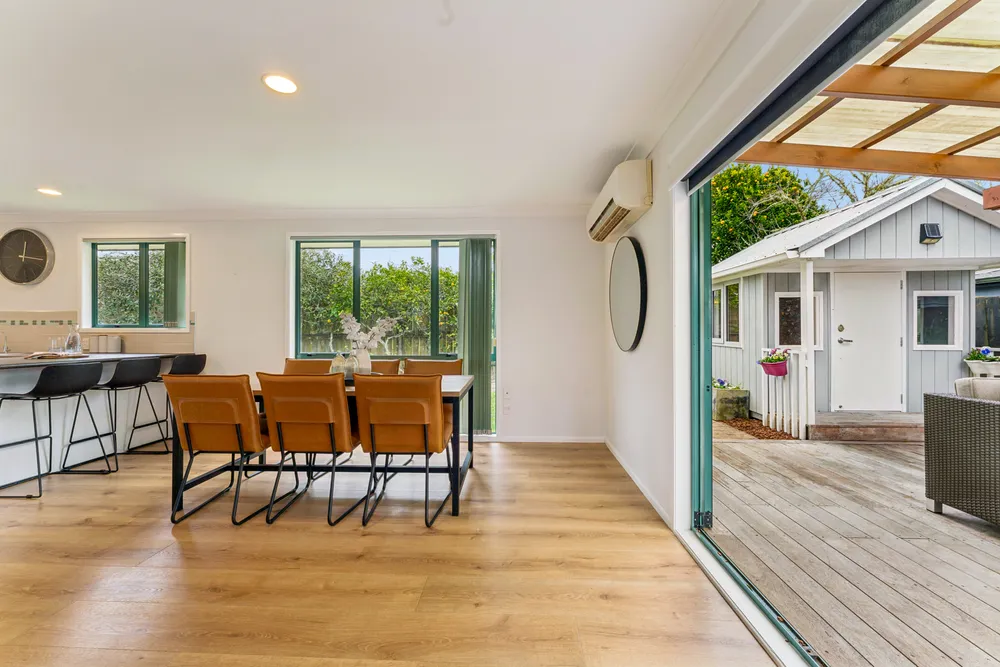 Photos of 12 Wentworth Park
